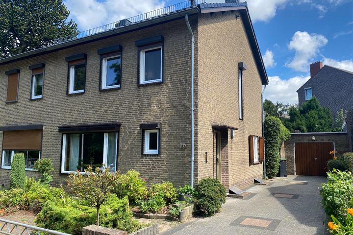 Deken Quodbachlaan 37 in Kerkrade Foto