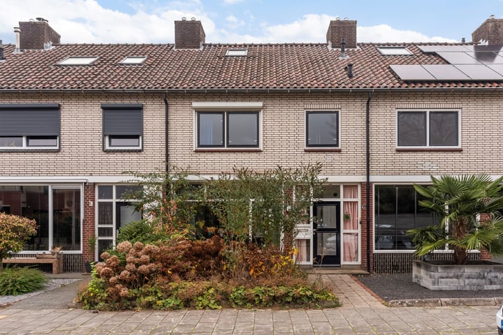 Deken Reijgerslaan 36 in Almelo foto