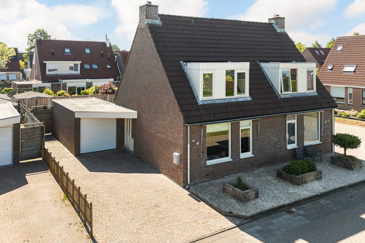 Dennenburg 17 in Bolsward photo