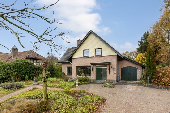 Photo of property Dennenlaan 27, Hoogerheide