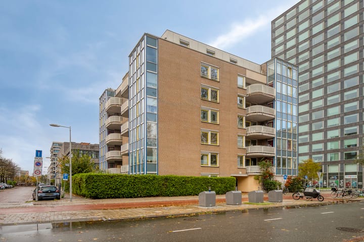 Derkinderenstraat 49F in Amsterdam photo