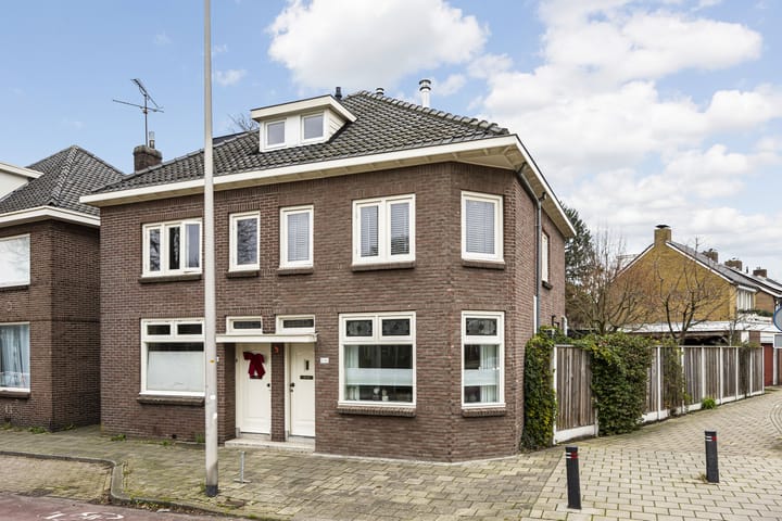 Deurningerstraat 298 in Enschede photo