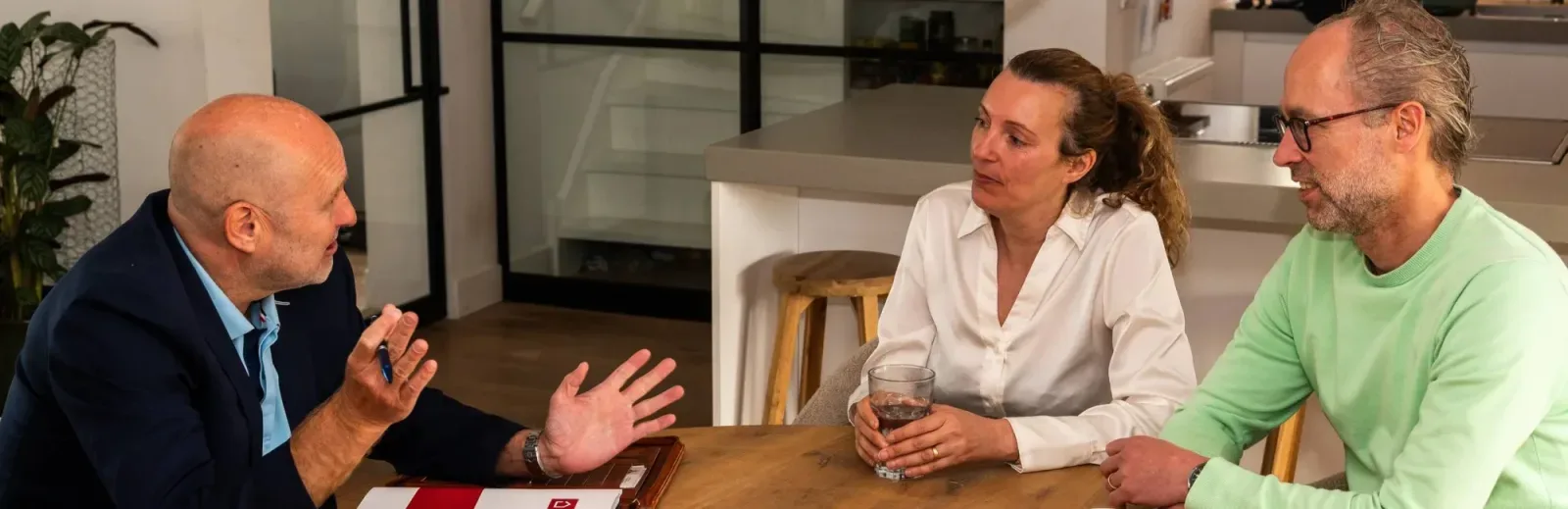 Team foto van DHB Makelaardij Den Haag/ Verkoop