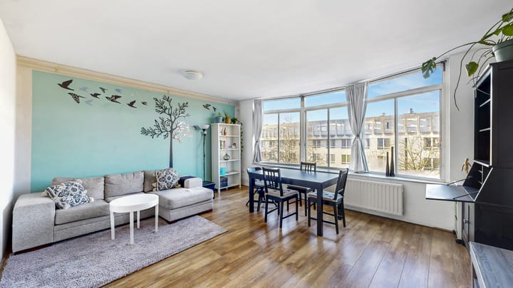 Dickenslaan 145 in Amsterdam photo