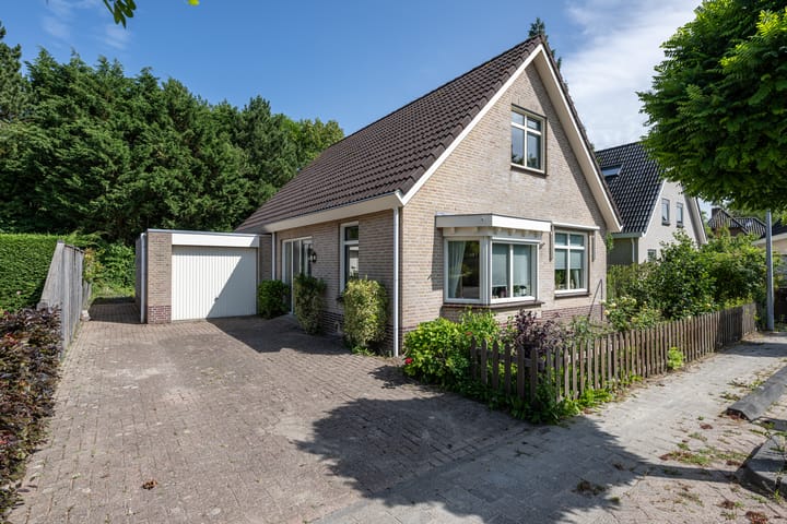 Diepenbrockstraat 8 en Dirksland foto