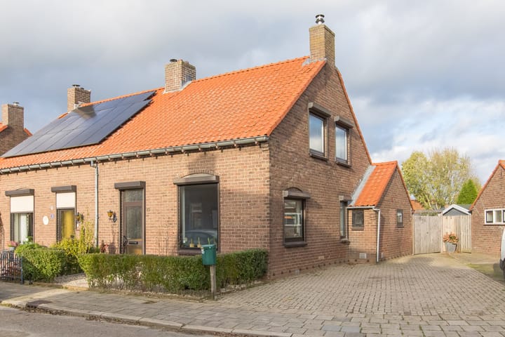 Dijkhoevestraat 15 en Spijk foto