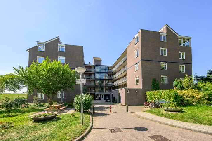 Dijkmeent 86 in Almere photo