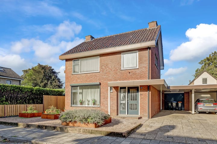 Dijkstraat 1 in Weurt Foto