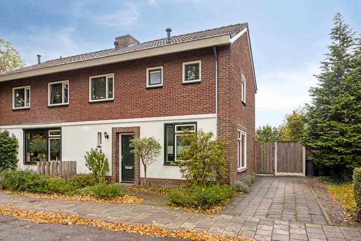 Dikkerslaan 14 in Borne Foto