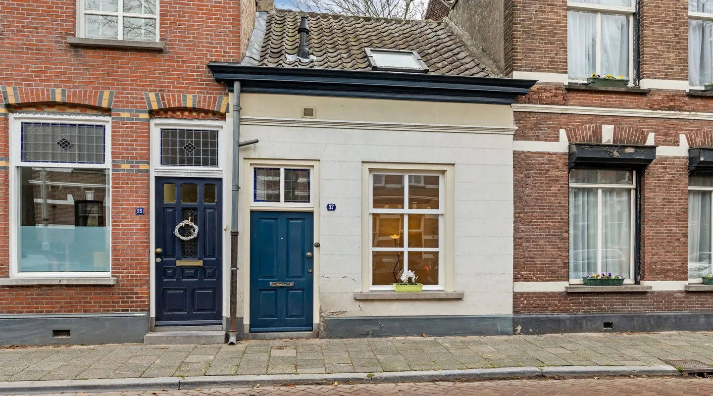 Dillenburgstraat 37 in Breda