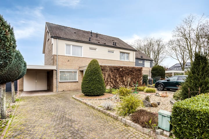 Photo of property Directeur Trompstraat 8, Ewijk