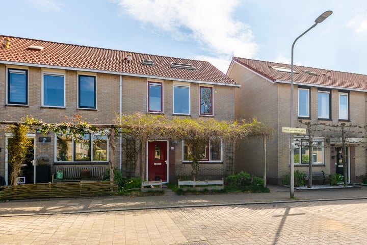 Dirkje van Barneveldweg 42 in Austerlitz Foto