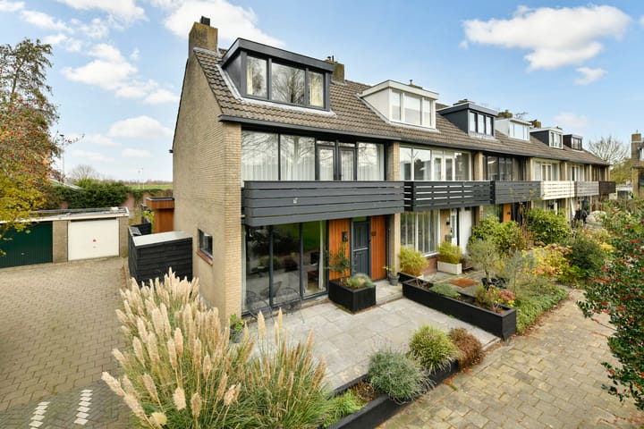 Photo of property Dodaarslaan 52, Vinkeveen