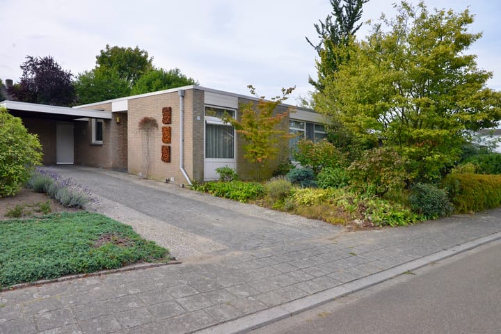 Photo of property dokter E.Verstraelenstraat 12, Heel