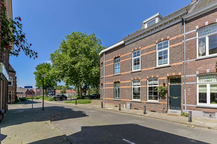 Dokter Leursstraat 18 in Roermond Foto