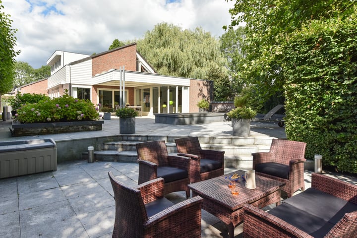 Dokter Mees ten Oeverlaan 28 in Wilnis Foto