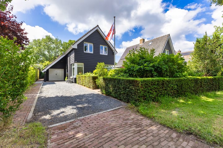 Dokter van Peltlaan 74 en Bergen (NH) foto