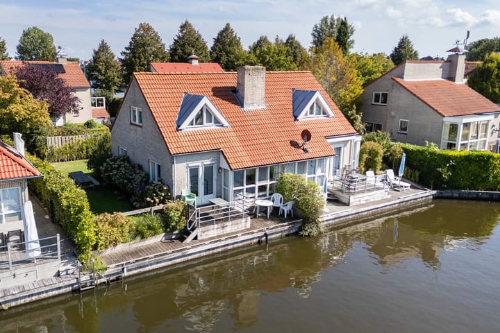 Doniapark 136 en Langweer foto