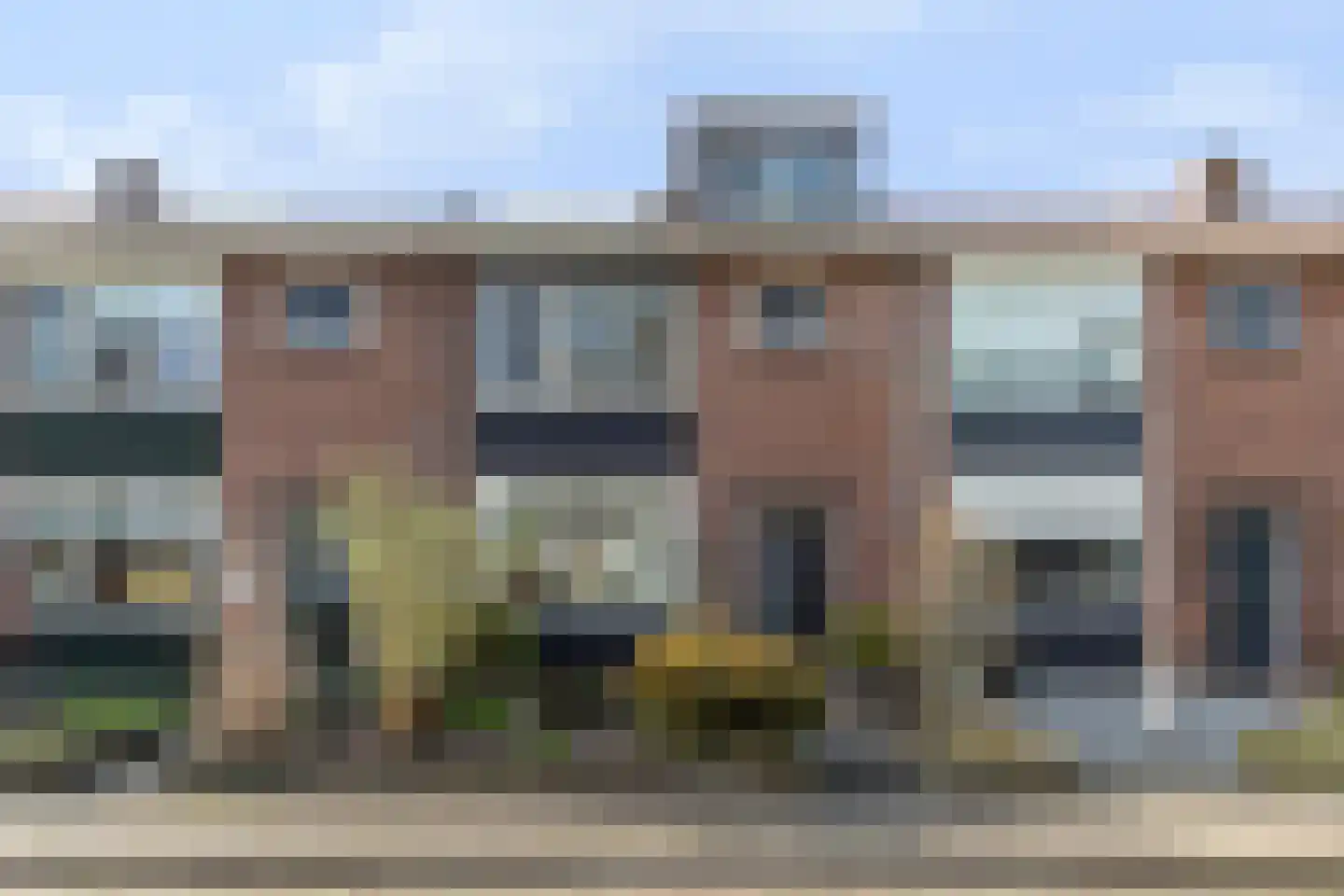Donker Curtiusstraat 8 en Apeldoorn
