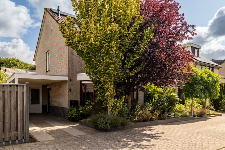 Donkslagen 1 in Breda Foto