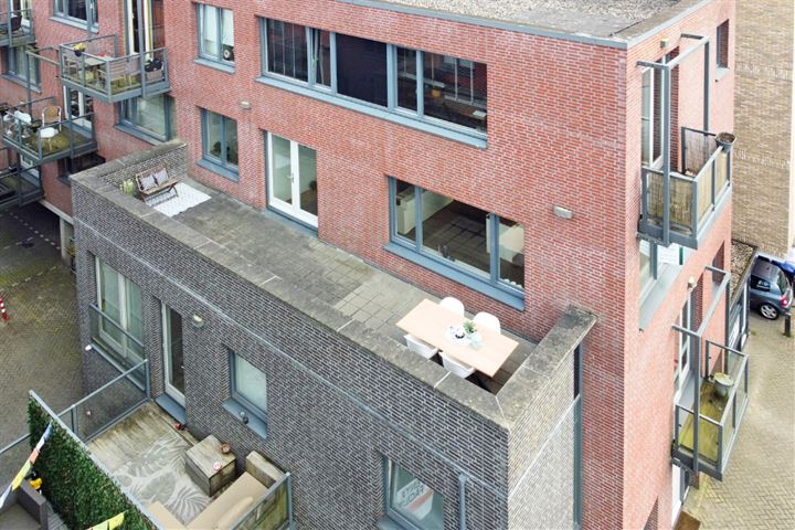 Donkvaart 9-C8 in Breda Foto