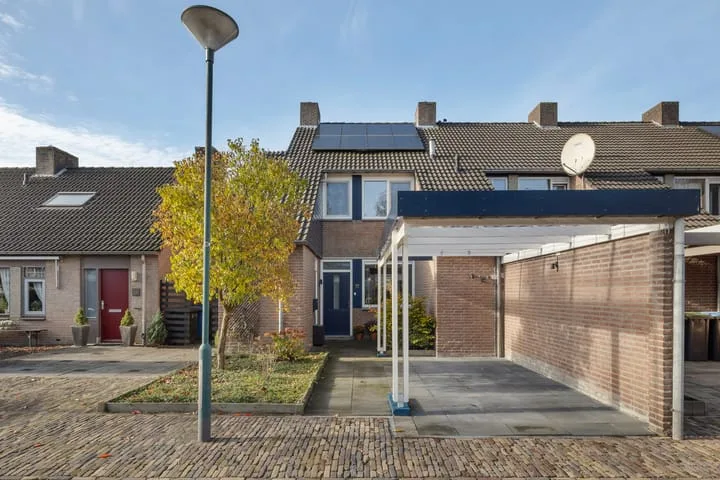 Doornbos 77 en Rijen