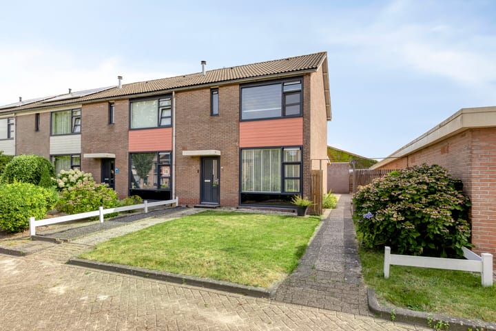 Dorprichterstraat 97 in Oosterwolde Foto