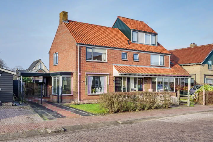 Photo de la maison Dorpsstraat 1, Tuitjenhorn