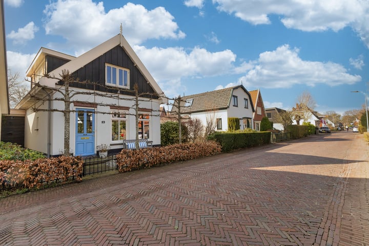 Dorpsstraat 114 en Bergen (NH) foto