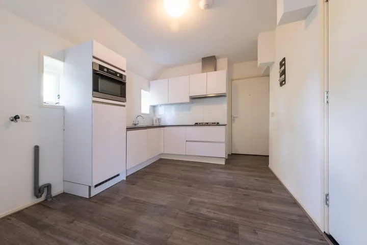 Dorpsstraat 22 A 1 Nieuw-Roden foto 3