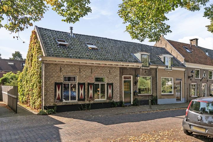 Dorpsstraat 33 en Berkenwoude foto