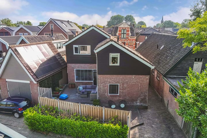 Dorpsstraat 445 in Zuid-Scharwoude Foto