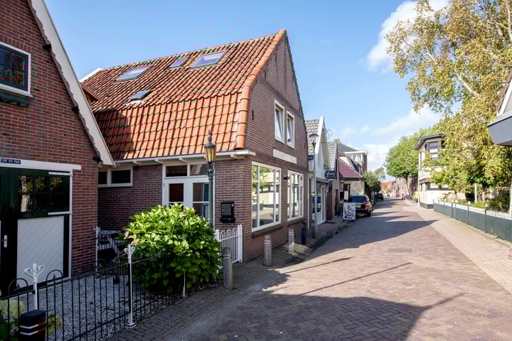 Dorpsstraat 563 en Noord-Scharwoude foto