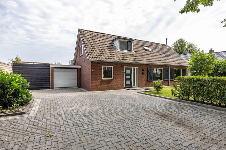 Dorpsstraat 60 in Zuidlaarderveen photo