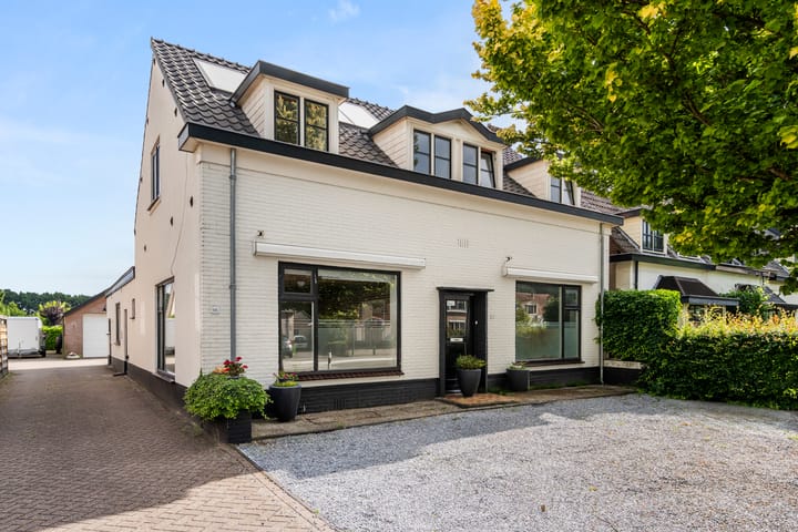 Dorpsstraat 64 in Renswoude Foto