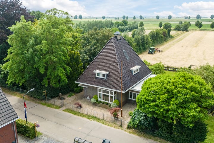 Dorpsstraat 73 in Dussen Foto