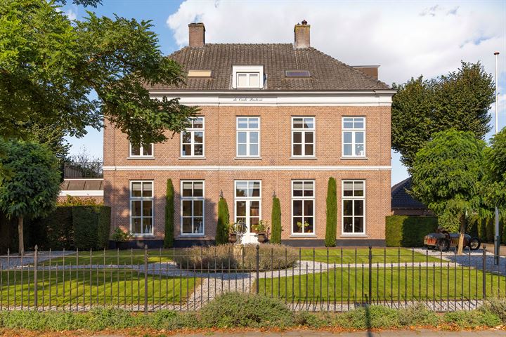 Dorpsstraat 74 in Rheden Foto