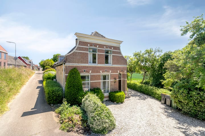 Dorpsstraat 75 in Heinenoord Foto