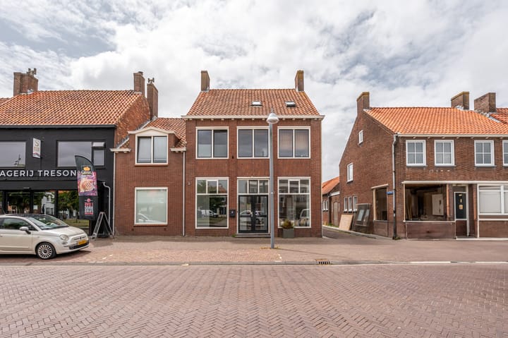 Dorpsstraat 8 in Schoondijke Foto