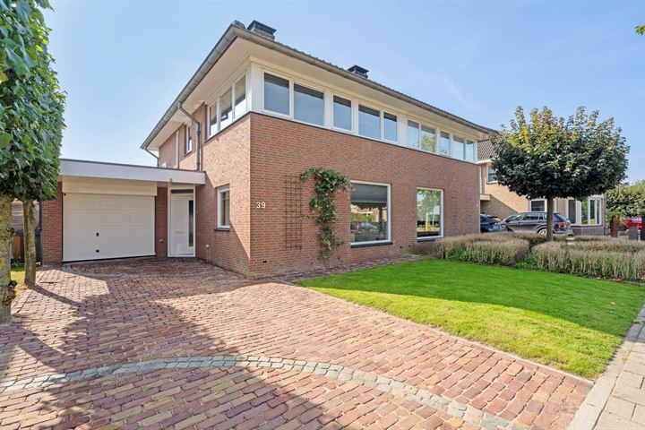 Dorsvlegel 39 en Bergharen foto