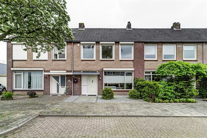 Dostalstraat 18 in Bergen op Zoom Foto