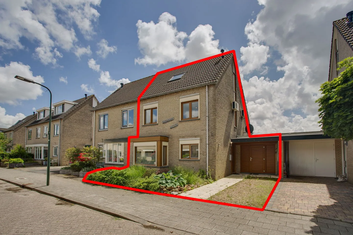 Dotterbloem 9 in Leidschendam