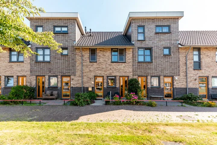 Dotterbloemhof 89 in Lelystad