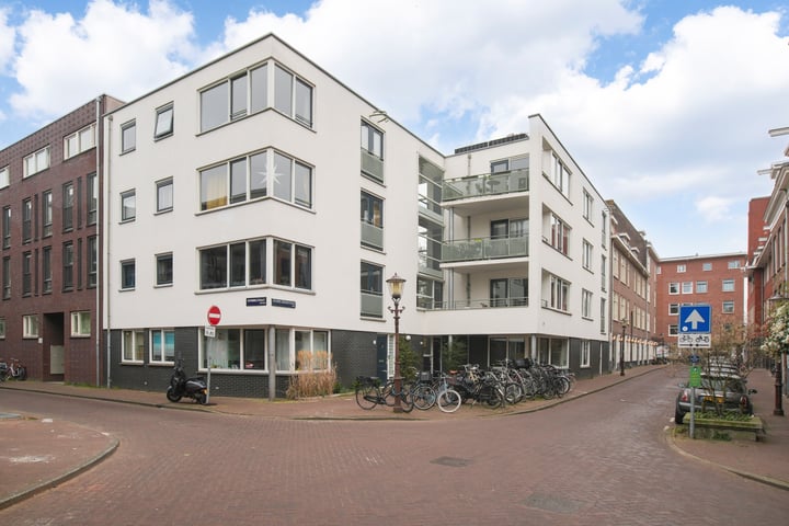 Douwes Dekkerstraat 17 in Amsterdam photo