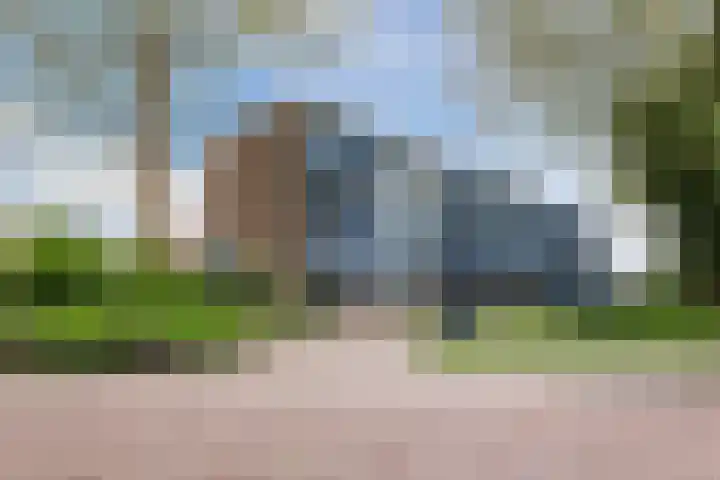 Dr Dassenstraat 1 in Hoogeveen