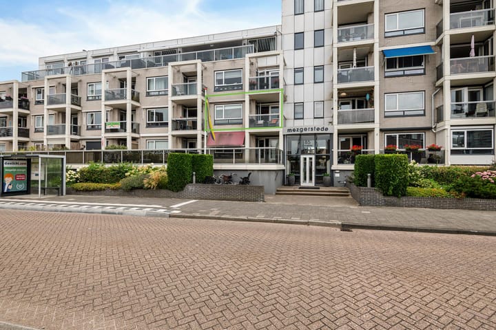 Dr Joh G Mezgerstraat 111 in Zandvoort photo