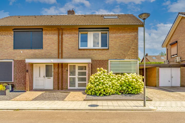 Dross Banensstraat 6 in Elsloo foto