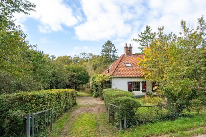 Duinlustweg 42 in Overveen