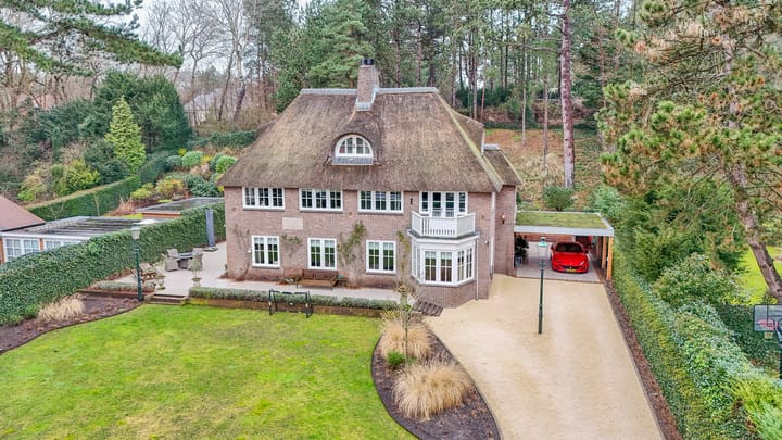 Photo of property Duinvoetlaan 10, Wassenaar