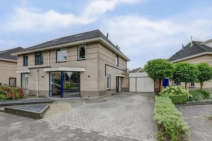 Dukaat 130 Dronten
